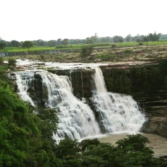 places to visit near varanasi within 200 km