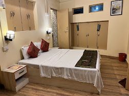 Top 5 cheapest hotels near Dasaswamedh Ghat Varanasi